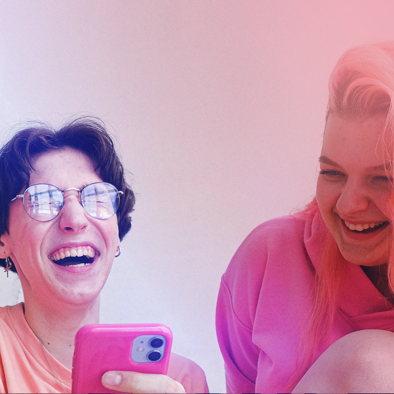 connection.jpg	Two people laughing and using phones to illustrate emotional sound branding.